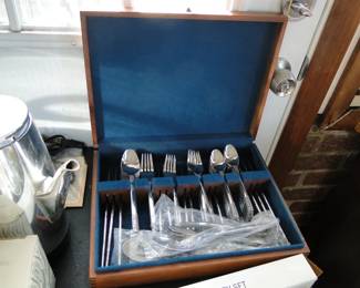 Box of silverware, the good fancy kind