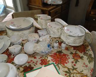 "Dawn Rose", made popular by Sango China