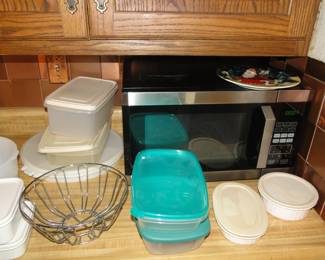 Plastic items and working microwave, yes Deja Vu