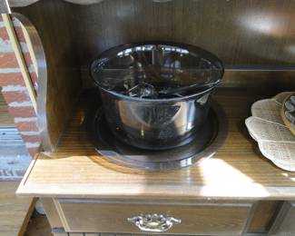 Plastic punch bowl and plastic serving platter