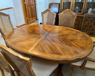 Dining table with leaf