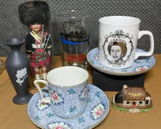 Mid-Century Modern, Vintage Furniture, Collectibles, Porcelain, Dolls & More