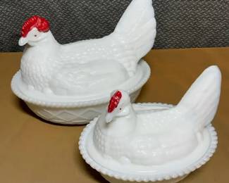 Lidded hens