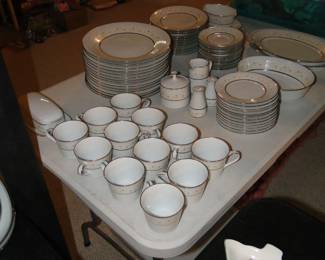 Another great china set, in white and gold