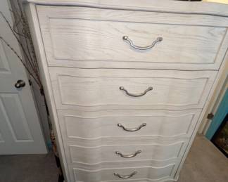American Drew Dresser