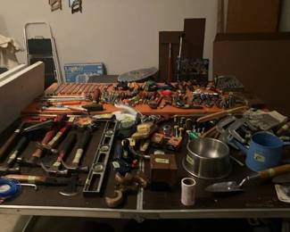 Great garage full of tools