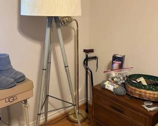 Tripod floor lamp, end table