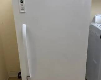 GE 14.2 cu. ft. Frost Free Defrost Upright Freezer in White - Model # FUF14QRRWW