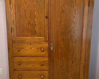 Arts and Crafts Oak Cabinet with Four Drawer 