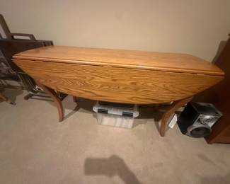 Drop leaf table (front view)