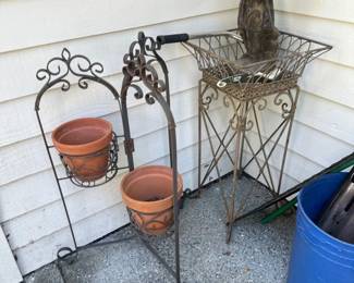 Planters & pots