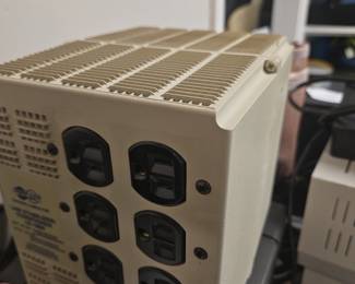Tripp Lite line connection