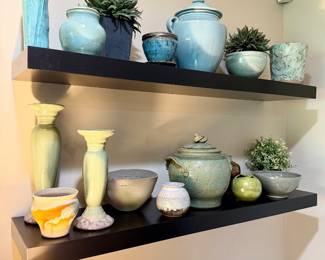 Ceramics and pottery pieces,