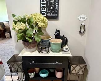 Many planter throughout the condo.
