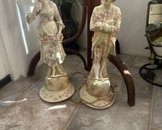 Bisques Figurines mounted as lamps - Fine quality detail
