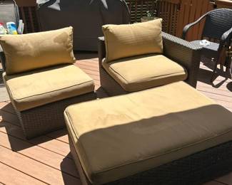 3 piece outdoor furniture with cushions