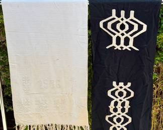 1906 Runner & Black Runner w/Geometric Pattern