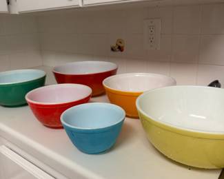 Pyrex Bowls