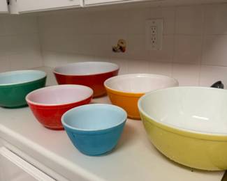 Vintage Pyrex Bowls