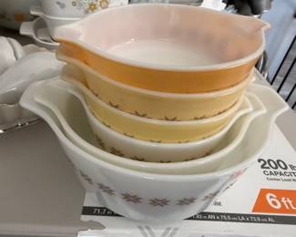 Vintage pyrex