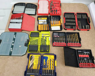 Lot 32: Assorted drill bit sets and drill accessories