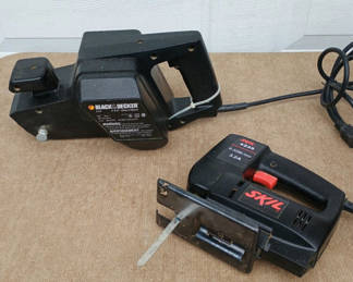 Lot 26: Black & Decker belt sander and Skil jigsaw