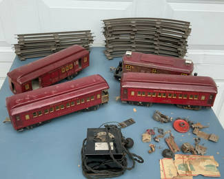 Lot 47: Vintage American Flyer Lines red passenger train cars with track