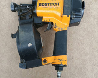 Lot 21: Bostitch pneumatic nail gun