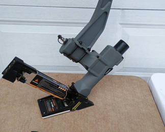 Lot 23: Numax 3 in 1 Flooring Nailer