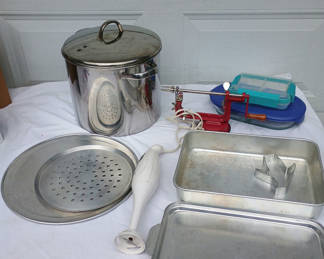 Lot 55: Kitchen supplies, pans, immersion blender 