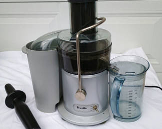 Lot 57: Breville juicer 