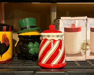 Lot 52: 5 Cookie Jars