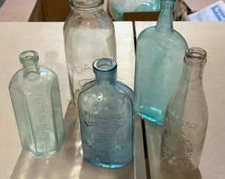 Lot 19: Lot of Vintage Bottles