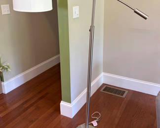 Lot 72: Lg Swivel Reading Lamp