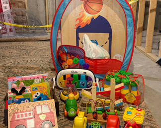 Lot 35: Lot of Kids Toys