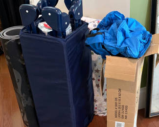 Lot 92: Baby lot and yoga mat