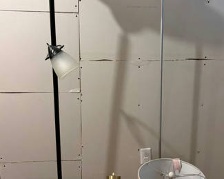 Lot 30: Lot of Lamps