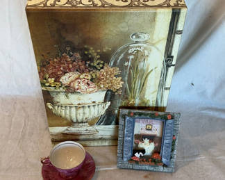Lot 129: Small Decorative Items