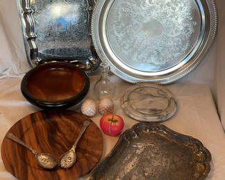 Lot 84: Assorted Vintage Kitchenware and Decorative Accessories