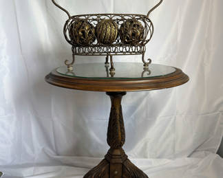 Lot 9: Antique-style pedestal table and decorative wire basket