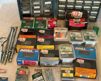 Lot 124: Hardware
