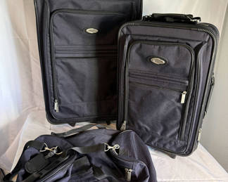 Lot 69: 3 Pieces of soft Luggage
