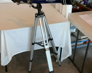 Lot 57: Quasar Meade 60AZ-SD Altazimuth Refracting Telescope on Tripod
