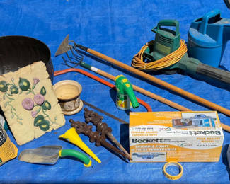 Lot 62: Garden tools, irrigation gear, seed packets and pond kit