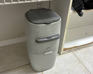 Cat litter genie