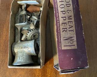 Universal meat chopper with box