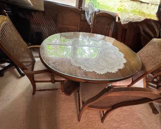 Dining Table leafs and chairs 