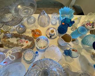 Vintage glassware items 
