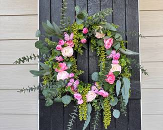 L109 - $10 Large Outdoor Wreath.