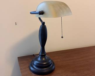 L76 - $20. Desktop Bankers Lamp - newer style.